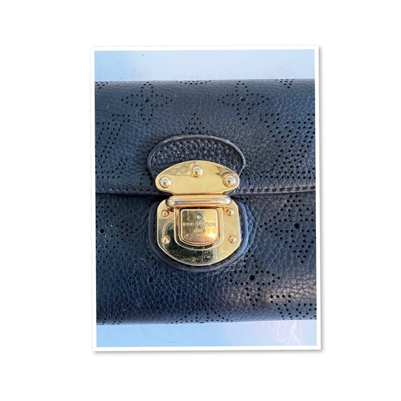 Louis Vuitton Mahina Amelia Leather Wallet - Picture 5 of 16
